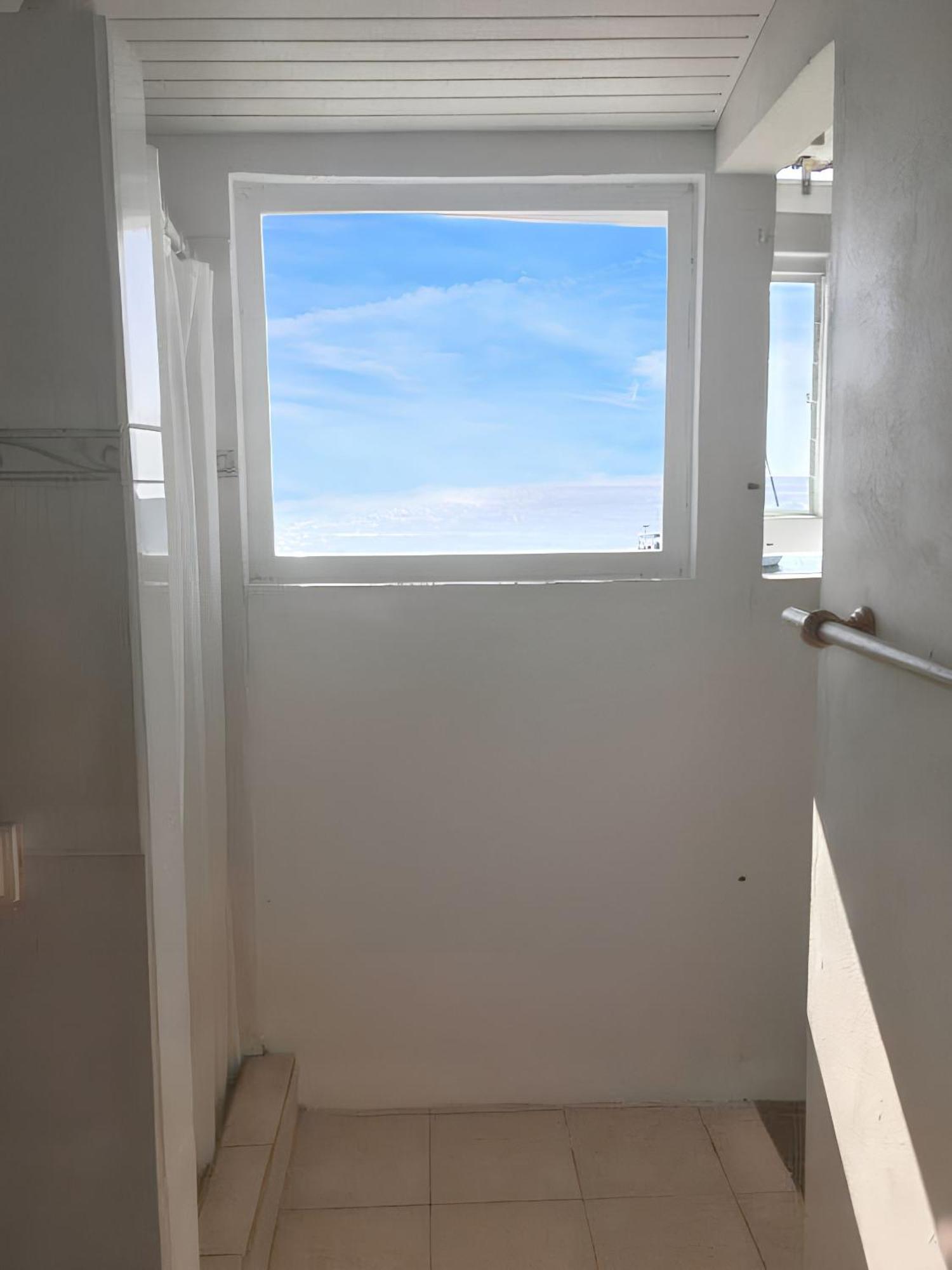 Maison De Charme A Saint-Pierre Avec Vue Sur Mer Et Montagne Exteriör bild